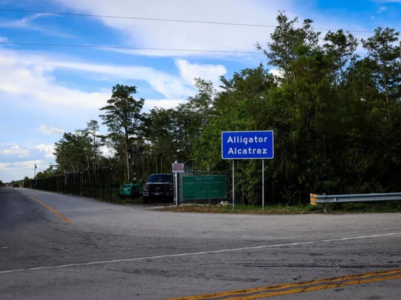 Gobierno apoya a 81 mexicanos en Alligator Alcatraz