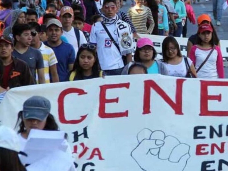 Gobierno de Oaxaca asigna 1,212 nuevas plazas a egresados de normales