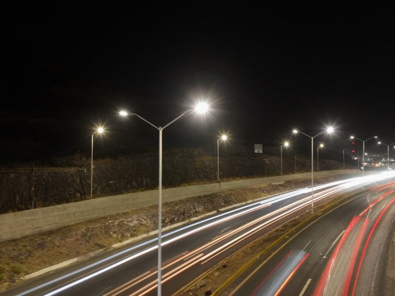 Gobierno de Querétaro ilumina seis kilómetros del Libramiento Norponiente