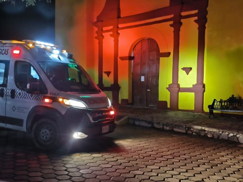 Gobierno de Tehuantepec auxilia a paciente grave con traslado médico urgente