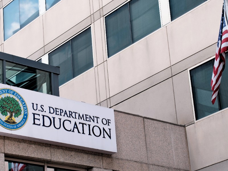 Gobierno de Trump insiste en eliminar el Departamento de Educación