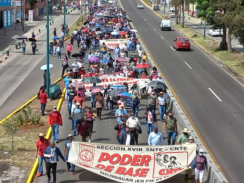 Gobierno, en busca de acuerdos con CNTE y normalistas