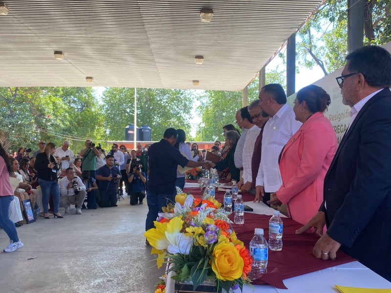 Gobierno entrega 500 plazas educativas en BCS, pero magisterio mantiene reclamos históricos