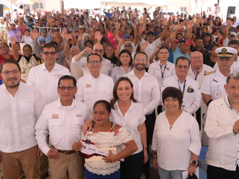 Gobierno entrega viviendas a familias reubicadas en Coatzacoalcos