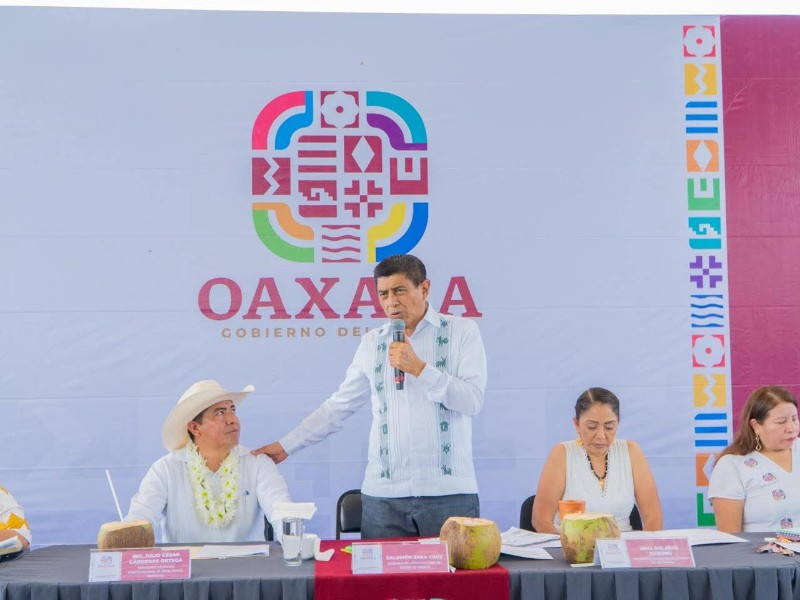 Gobierno estatal impulsa obras y programas integrales en Santa María Huatulco