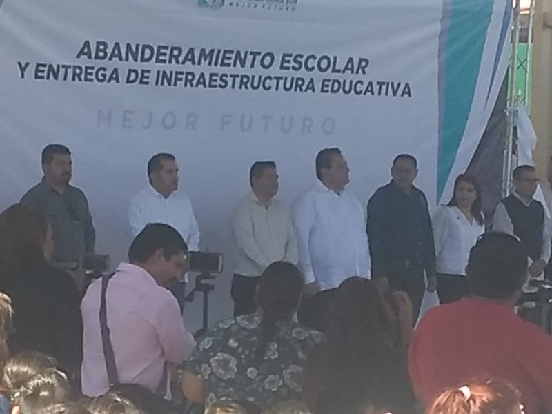 Gobierno estatal invierte en infraestructura educativa josefina