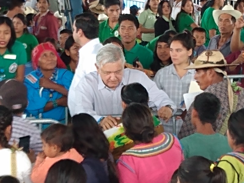 AMLO anuncia 5 mil empleos en Del Nayar