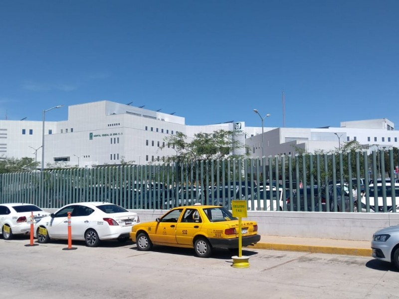 Gobierno Federal redujo tabla salarial a médicos IMSS...