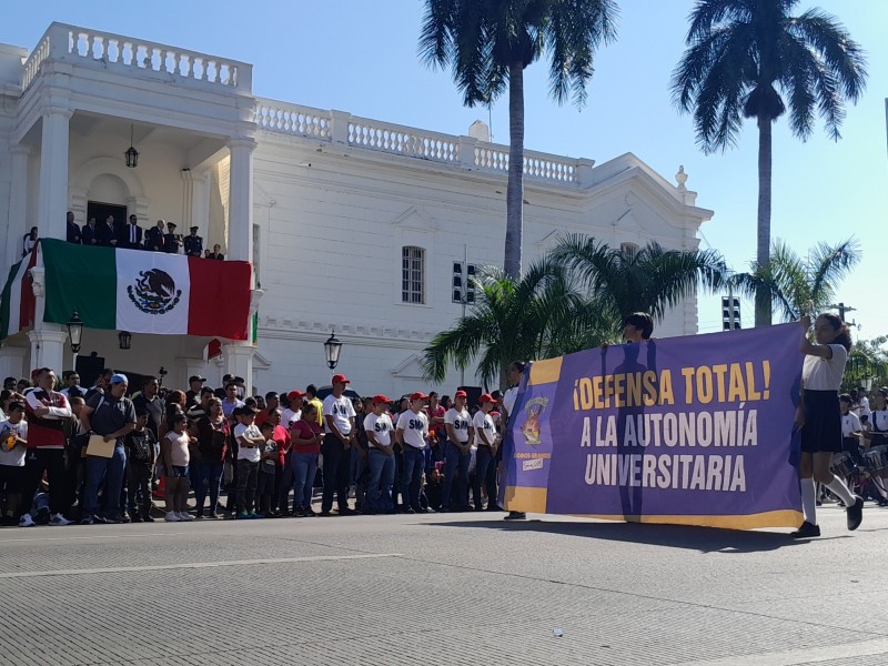 Gobierno intenta frenar participación de la UAS en el desfile