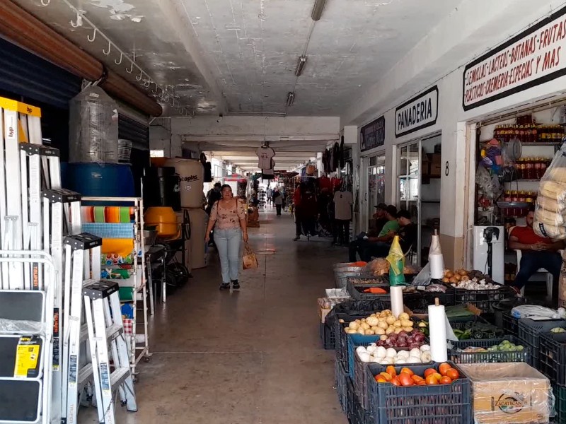 Gobierno municipal en Salvador Alvarado abandona mantenimiento del mercado en Guamúchil