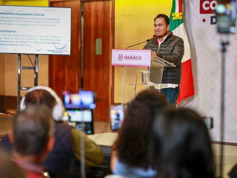 Gobierno se compromete a entregar recategorizaciones de supervisores y jefes de sector Gobierno se compromete a entregar recategorizaciones de supervisores y jefes de sector