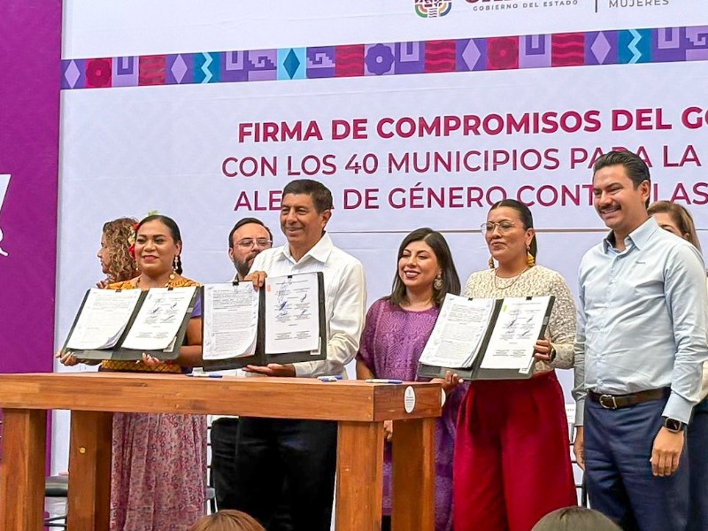 Gobierno y municipios firman compromisos contra violencia de género en Oaxaca