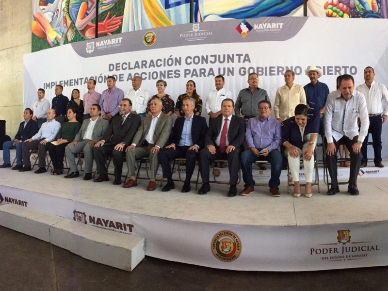 Gobierno y municipios firman convenio de transparencia