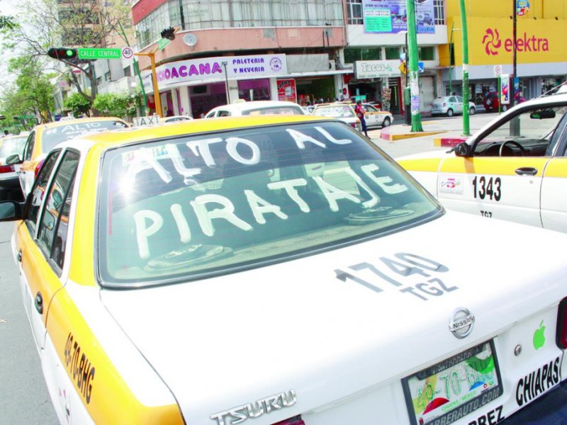 Golpea el pirataje a transportistas concesionarios