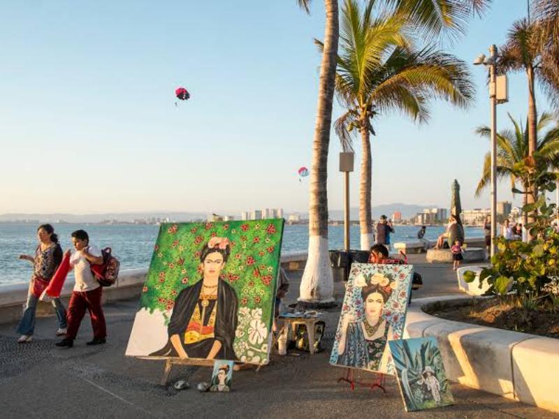 Golpeado comercio de Bahía por cierre de playas y mala economía