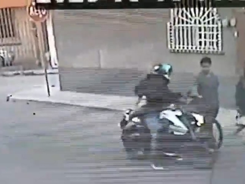 Golpean a pareja durante asalto en colonia Universidades