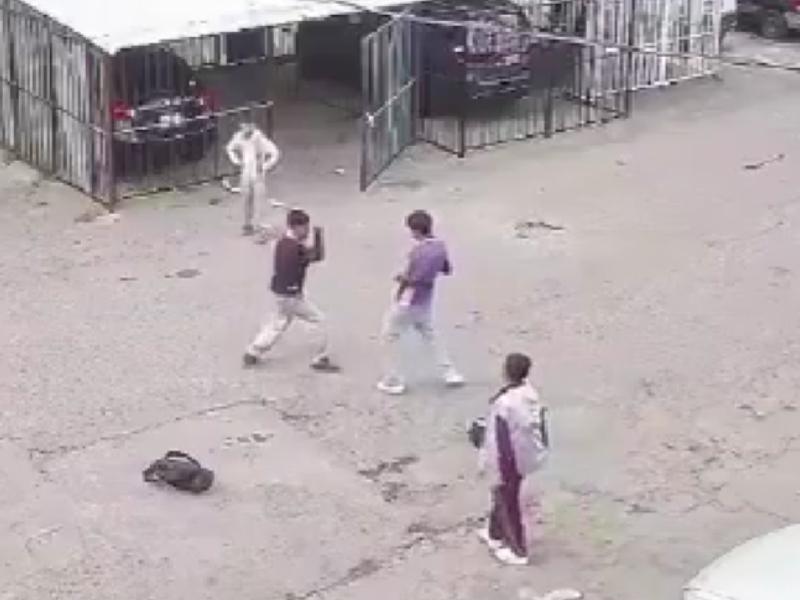 Graban a estudiantes peleando en la Manuel Rivera Anaya, autoridades sin postura