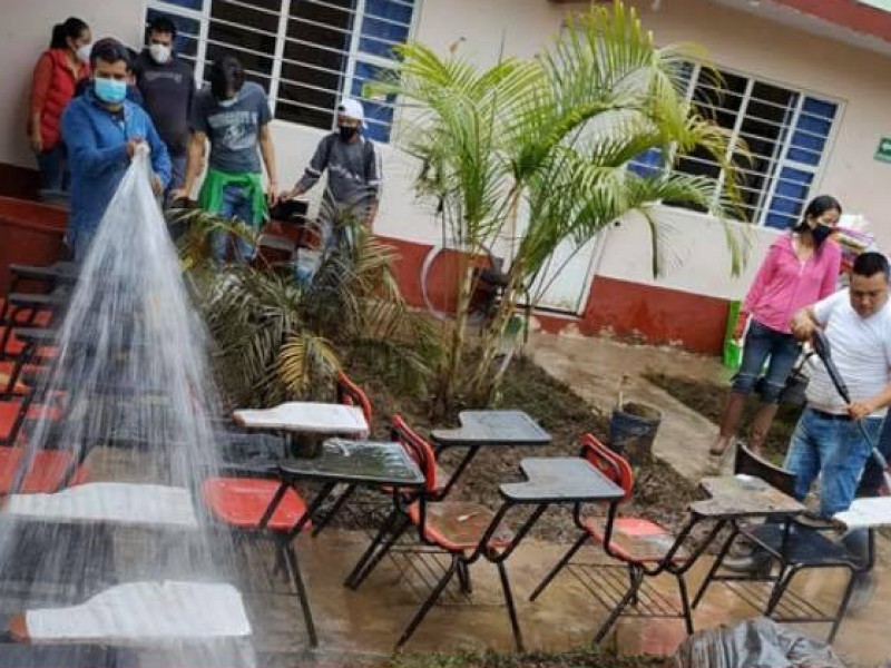 Grace dejó más de 3 mil escuelas afectas en Veracruz