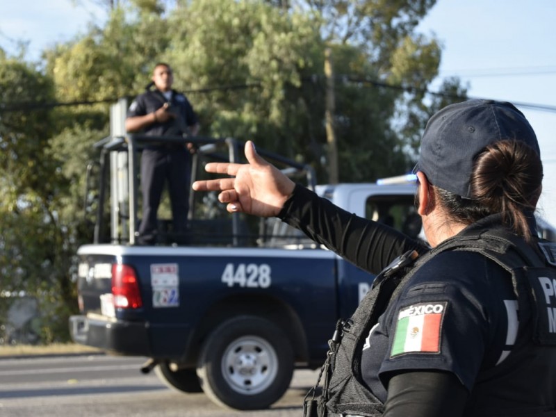 Graduación de elementos policiacos y entrega de patrullas