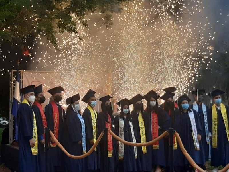 Graduaciones escolares continúan sin suspensión, informa Secretario de Gobierno