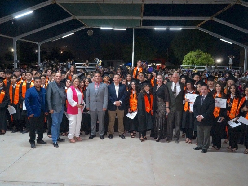 Gradúan 63 alumnos de Cecytes plantel LBS