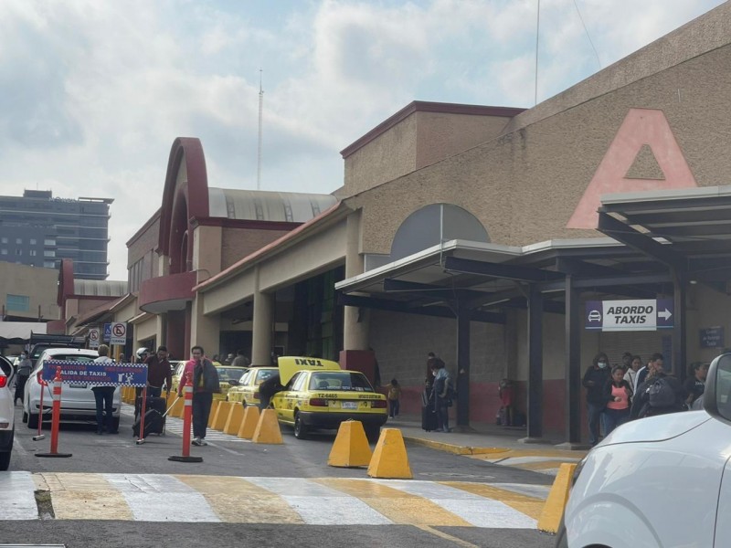 Gran afluencia en la Terminal de Autobuses de Querétaro