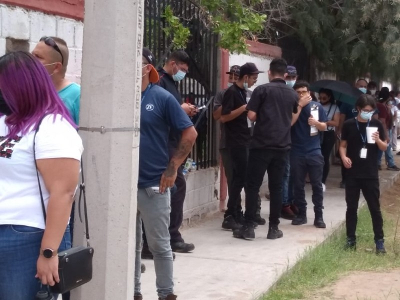 Gran afluencia en primer día de vacunación en Empalme