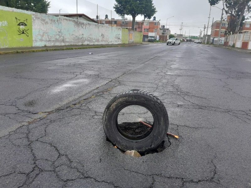 Gran bache en infonavit San Francisco,  piden reparación de calles