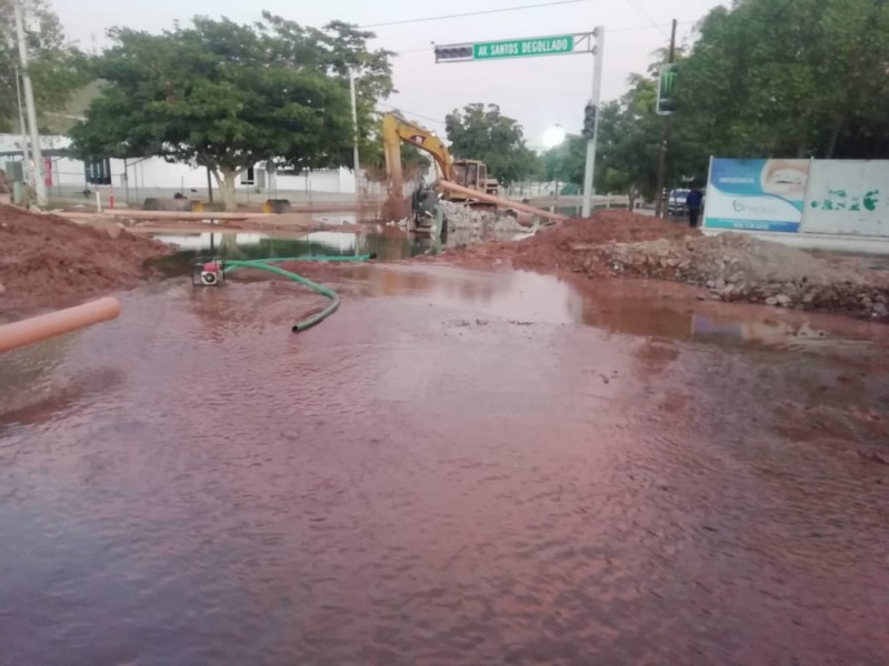 Gran fuga deja sin agua a colonias de Los Mochis