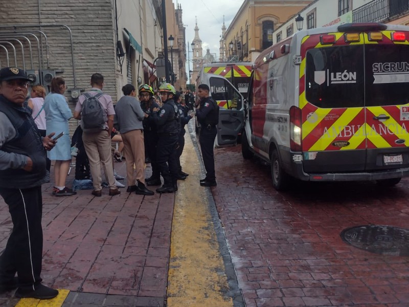Graves dos de los 10 lesionados tras explosión de transformador en León