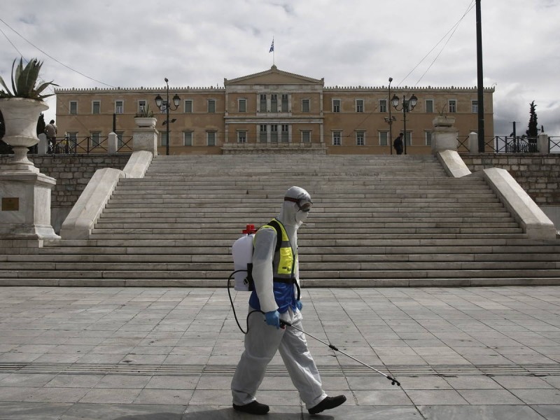 Grecia decreta toque de queda en Atenas y otras zonas