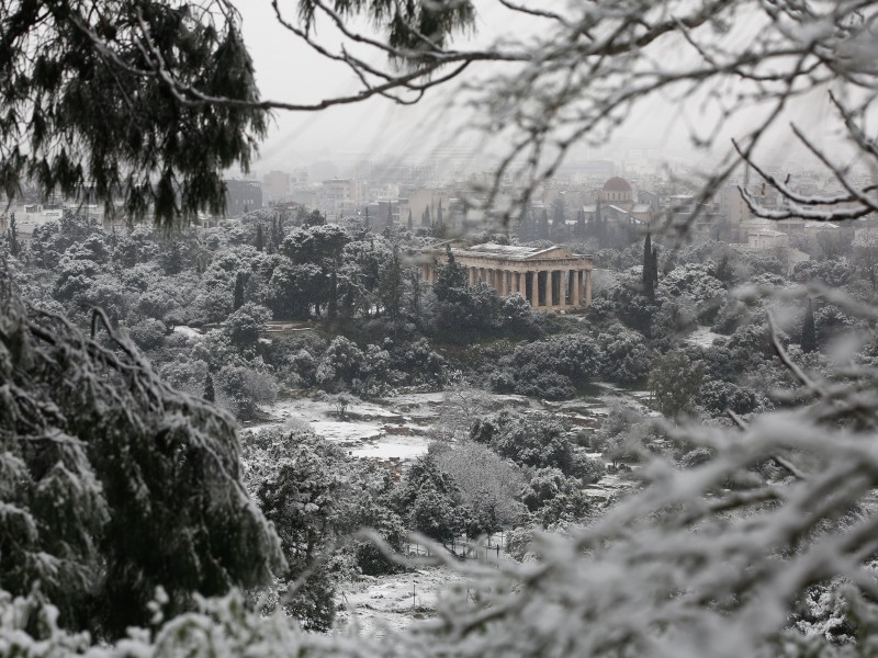 Grecia se viste de blanco tras intensa nevada