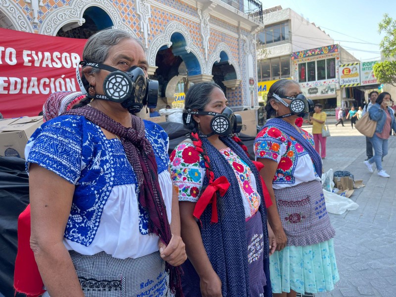 Greenpeace se manifiesta exigiendo saneamiento del relleno