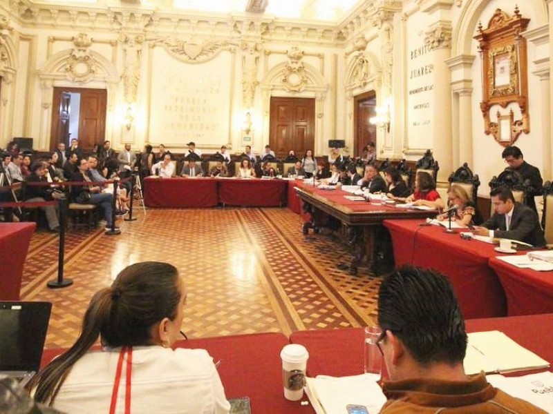 Gritos en Cabildo; mantienen basificaciones de administración panista