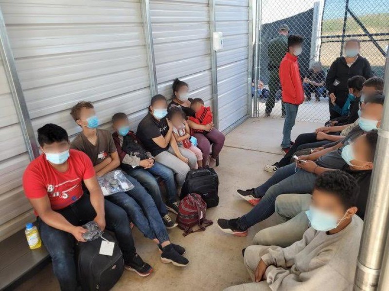 Grupo de 68 migrantes detenidos en Sasabe, 58 son menores