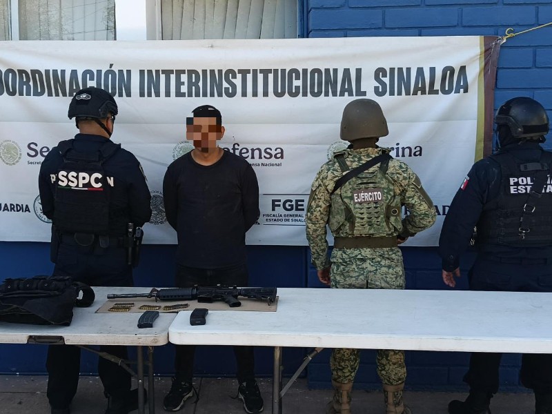 Detienen a 3 civiles tras agresión a federales en Aguaruto