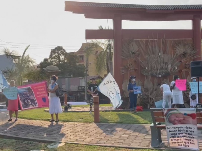 Grupo ProVida en Zihuatanejo protestan contra despenalización del aborto