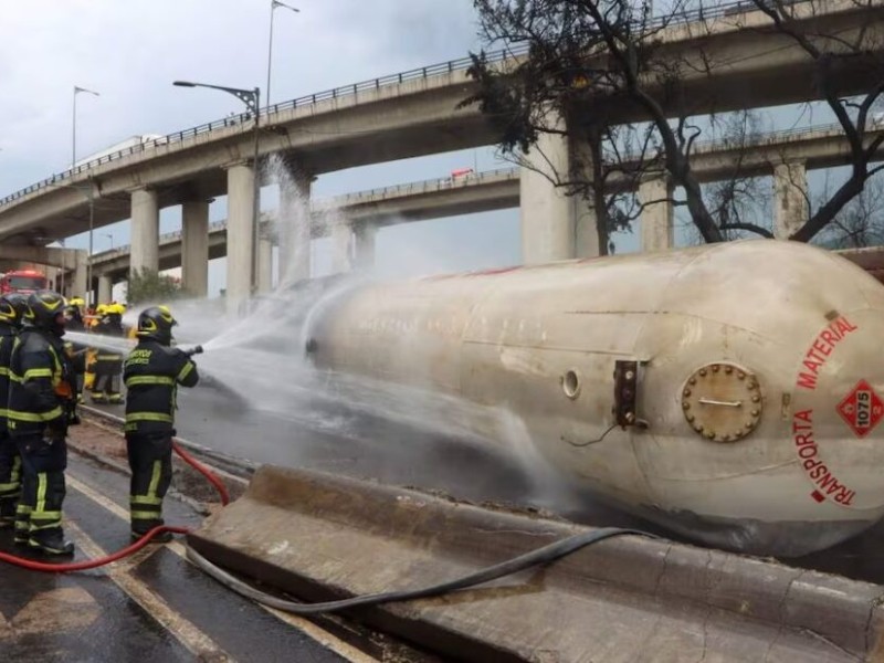 Grupo Tomza enfrenta multas millonarias tras explosión de pipa en Iztapalapa