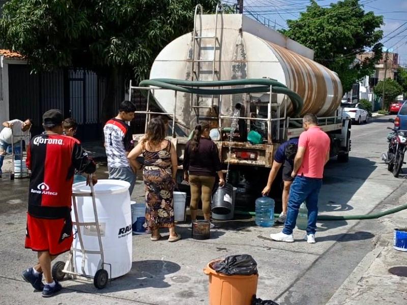 Guadalajara distribuye 2.2 millones de litros de agua en 80 colonias