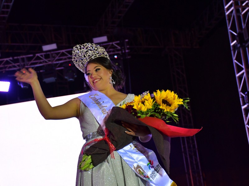 Guadalupe elige primera reina especial en feria