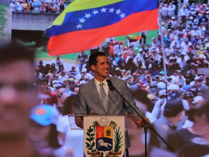 Guaidó pide a militares 