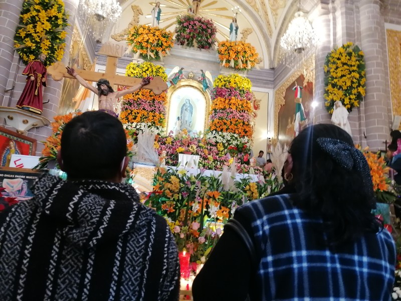 Gualupita abarrotado por fieles católicos