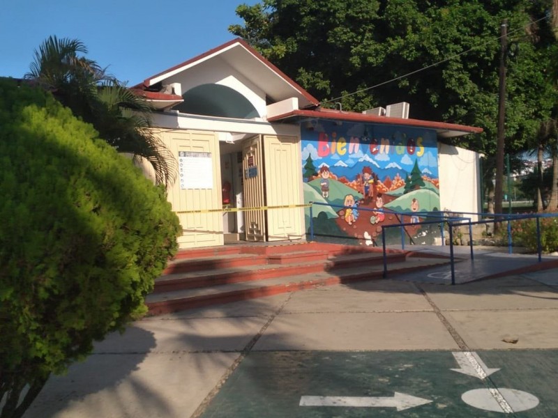 Guardia de seguridad se suicida en guardería del IMSS