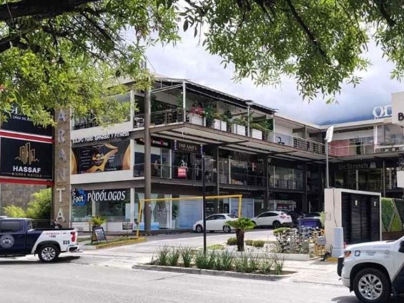 Guardias hacen boquete para robar joyería en Nuevo León; terminan detenidos