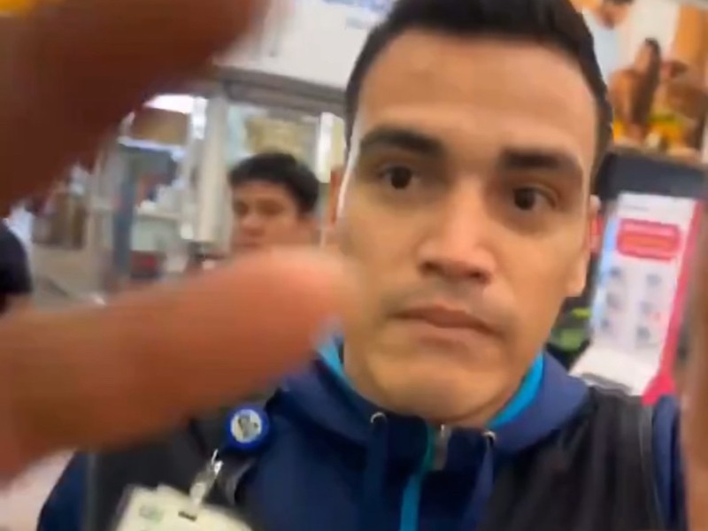 Guardias intentan extorsionar a cliente; video causa indignación