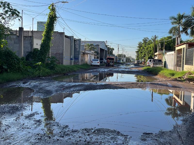 Guasave: Denuncian grave deterioro de las calles de la colonia San Fernando