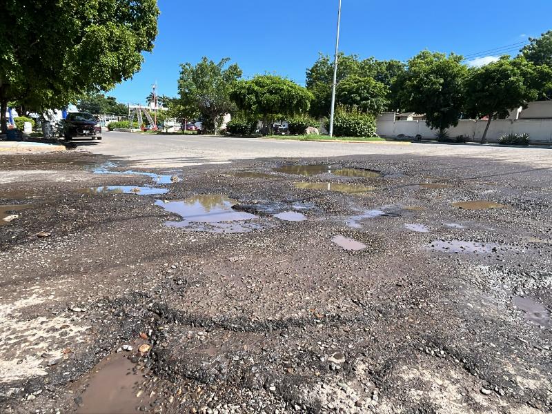 Guasave: Empeora la calle Rafael Buelna por colapso de drenaje; sin atención