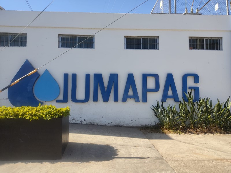 Guasavenses estallan contra la JUMAPAG por aumento del servicio