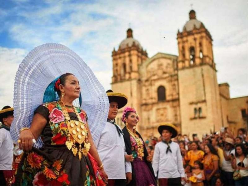Guelaguetza festival étnico mas grande de Latinoamérica
