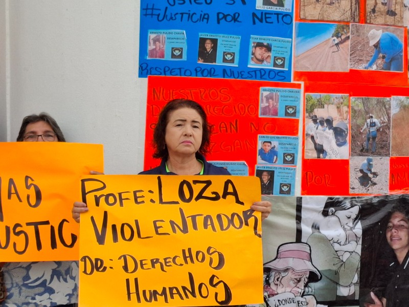Guerreros Azules y Madres Buscadoras protestan en la CEDH de Culiacán